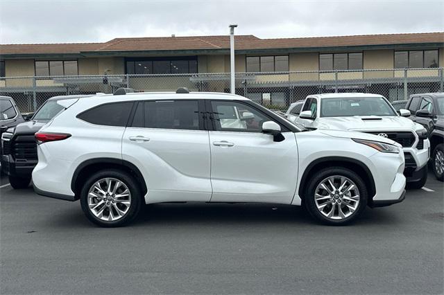 used 2023 Toyota Highlander Hybrid car, priced at $50,981