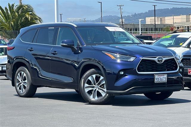 used 2022 Toyota Highlander car, priced at $40,981