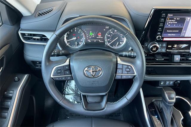 used 2022 Toyota Highlander car, priced at $40,981