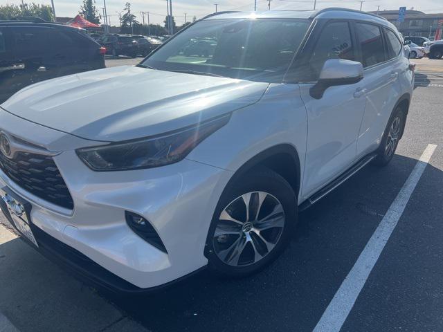 used 2023 Toyota Highlander car, priced at $41,981