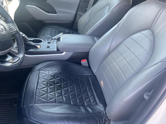 used 2023 Toyota Highlander car, priced at $41,981