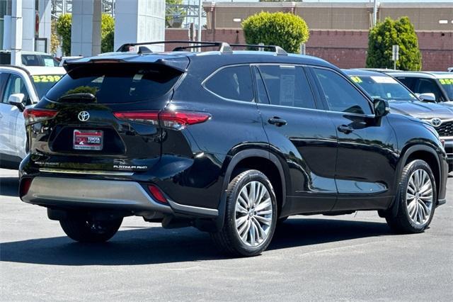 used 2021 Toyota Highlander car, priced at $41,981