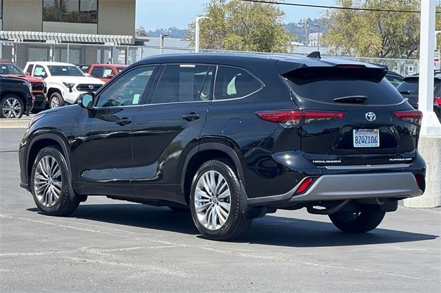 used 2022 Toyota Highlander car, priced at $43,981