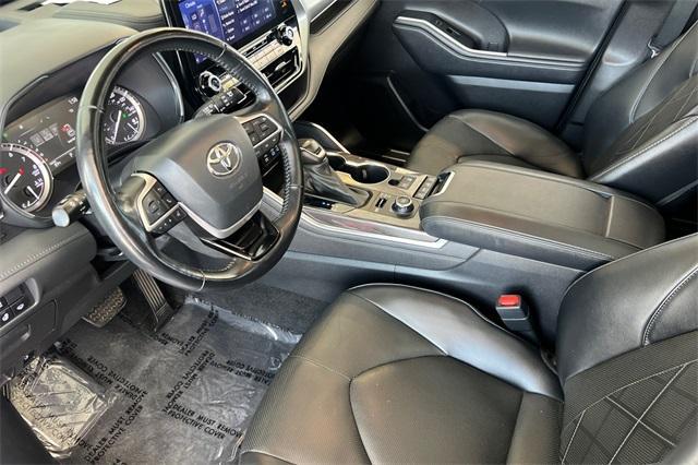 used 2022 Toyota Highlander car, priced at $43,981