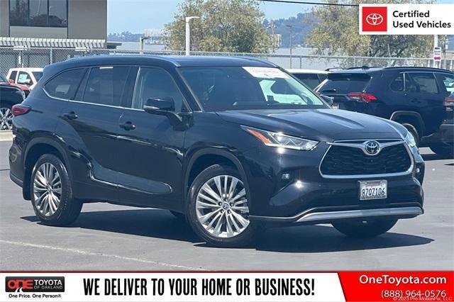 used 2022 Toyota Highlander car, priced at $43,582