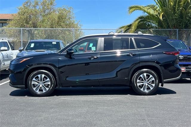 used 2024 Toyota Highlander car, priced at $45,283
