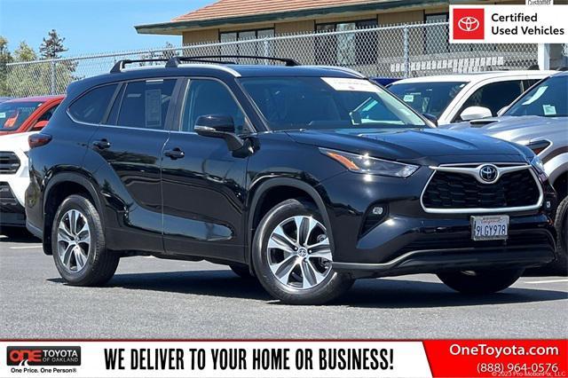 used 2024 Toyota Highlander car, priced at $47,981