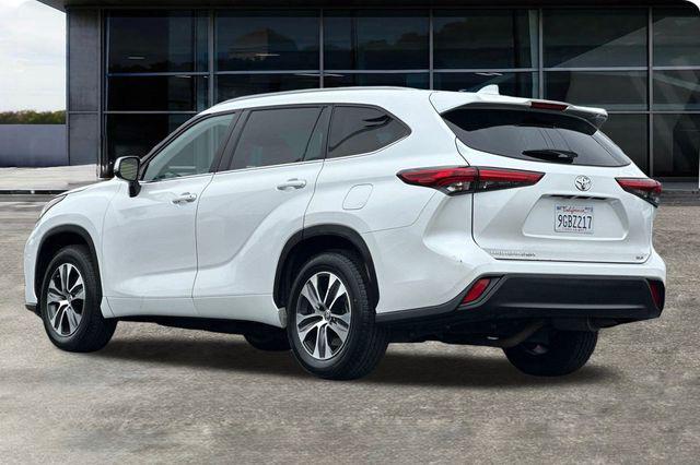 used 2023 Toyota Highlander car, priced at $33,982