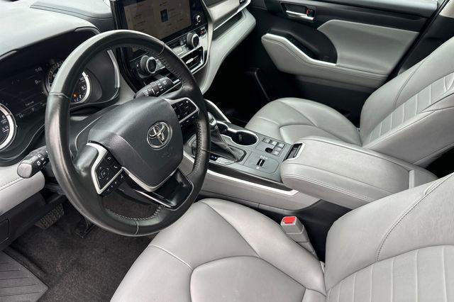used 2023 Toyota Highlander car, priced at $33,982