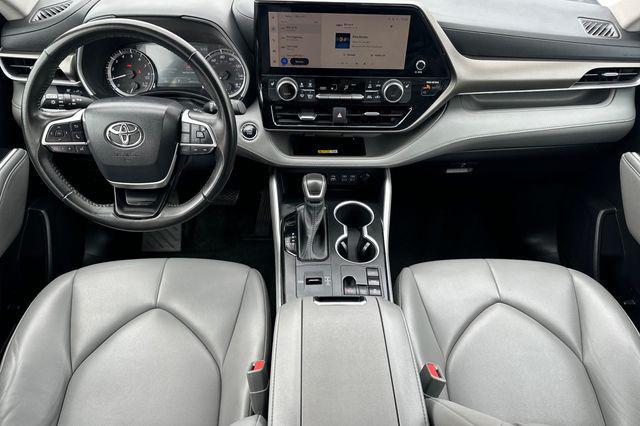 used 2023 Toyota Highlander car, priced at $33,982