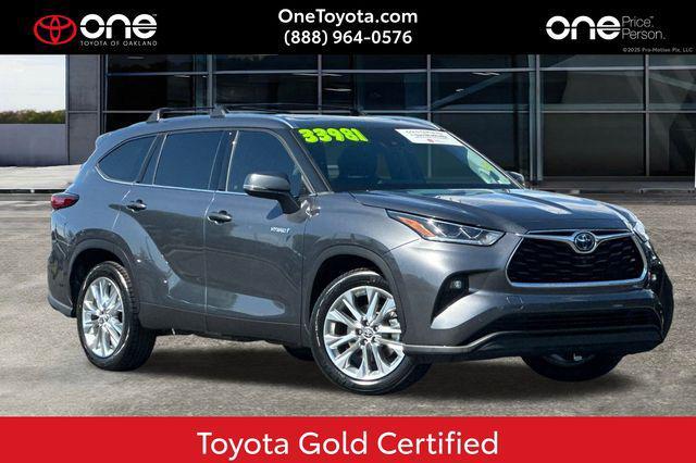 used 2020 Toyota Highlander Hybrid car, priced at $31,984