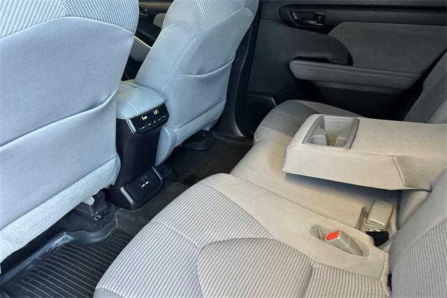 used 2020 Toyota Highlander car, priced at $25,562