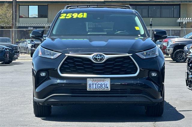 used 2020 Toyota Highlander car, priced at $25,562