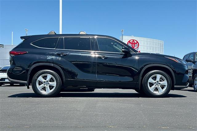 used 2020 Toyota Highlander car, priced at $25,562