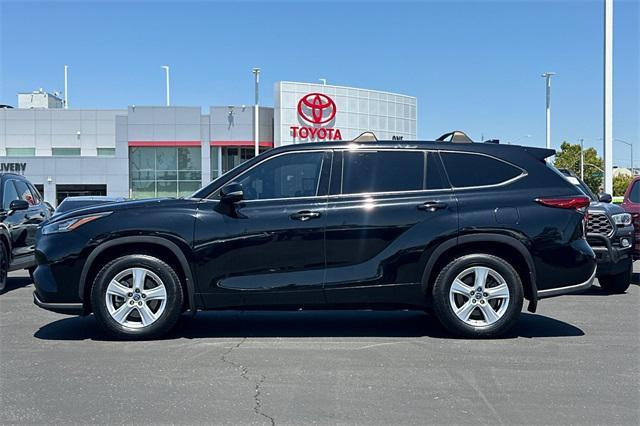 used 2020 Toyota Highlander car, priced at $25,562