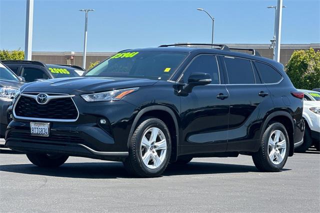 used 2020 Toyota Highlander car, priced at $25,562