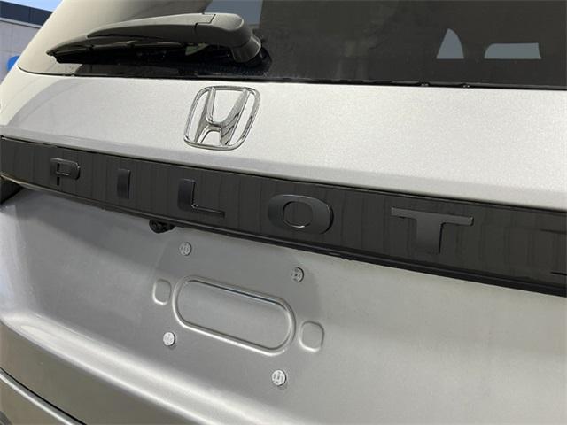 new 2025 Honda Pilot car, priced at $50,795