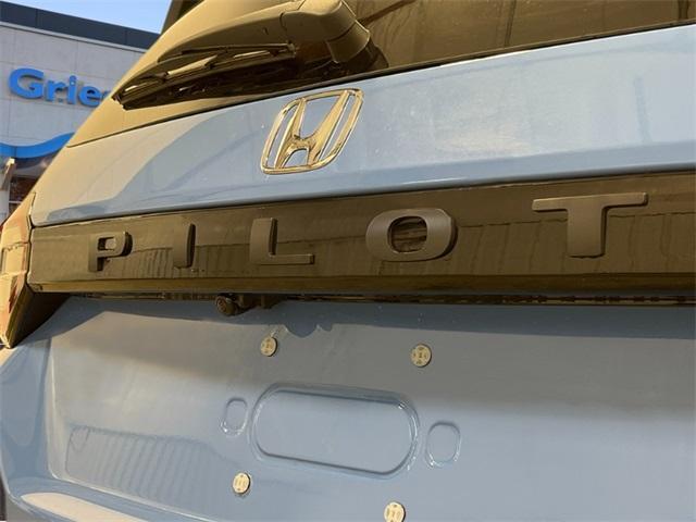 new 2025 Honda Pilot car, priced at $51,730