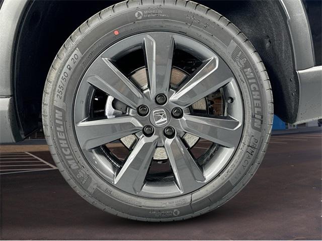 new 2025 Honda Pilot car, priced at $42,295