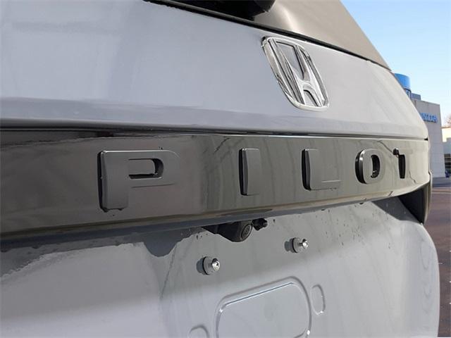 new 2025 Honda Pilot car, priced at $44,150