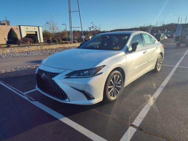 used 2022 Lexus ES 300h car, priced at $39,500