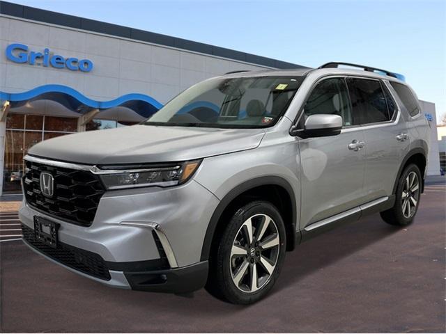 new 2025 Honda Pilot car, priced at $51,780