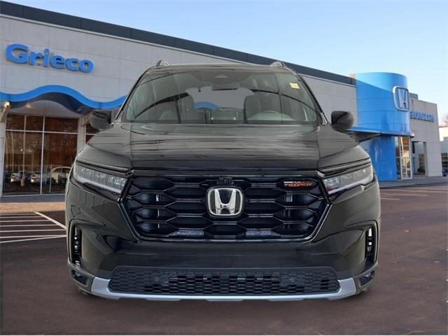 new 2025 Honda Pilot car, priced at $50,795