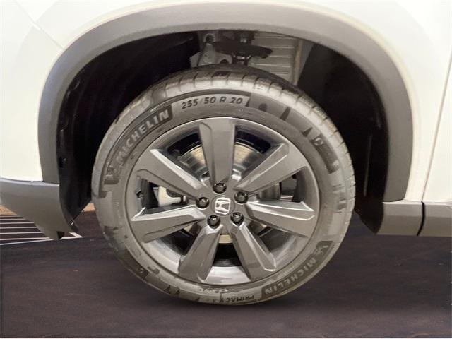 new 2025 Honda Pilot car, priced at $44,205
