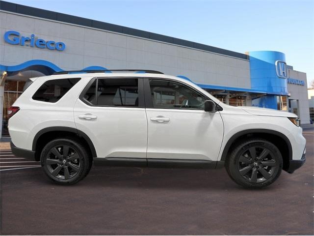 new 2025 Honda Pilot car, priced at $44,205
