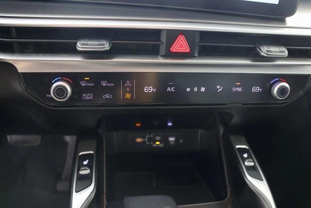 used 2024 Kia Sorento car, priced at $31,500