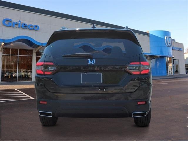 new 2025 Honda Pilot car, priced at $55,975