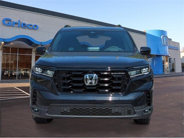 new 2025 Honda Pilot car, priced at $55,975