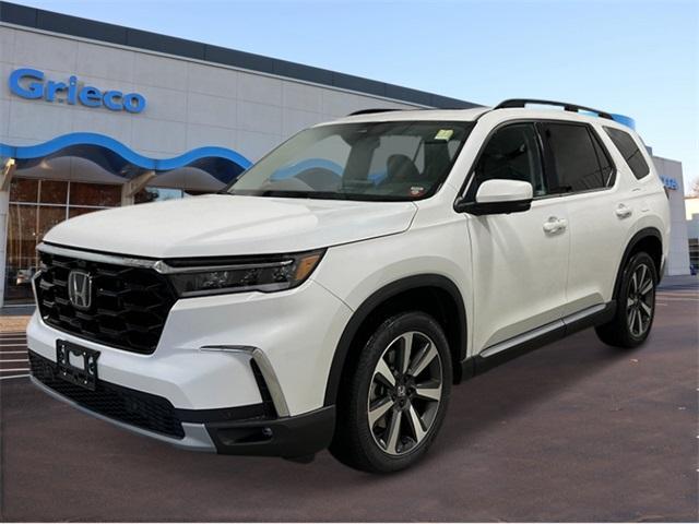 new 2025 Honda Pilot car, priced at $54,630