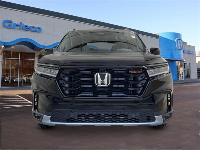 new 2025 Honda Pilot car, priced at $50,795