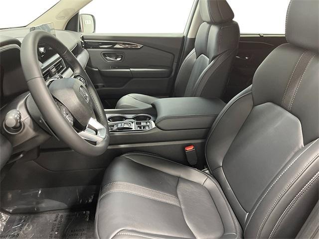 new 2025 Honda Pilot car, priced at $53,405