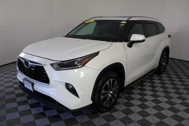 used 2021 Toyota Highlander car, priced at $32,801