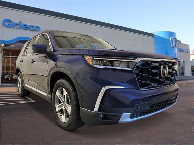 new 2025 Honda Pilot car, priced at $45,595