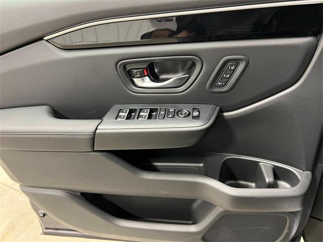 new 2025 Honda Pilot car, priced at $46,050