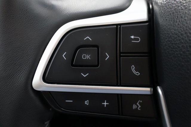 used 2024 Toyota Highlander car, priced at $40,999