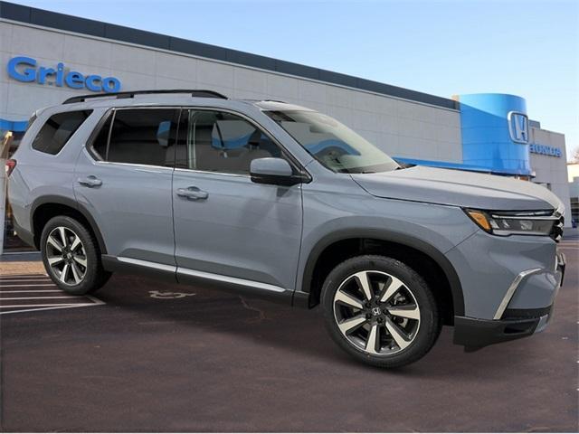 new 2025 Honda Pilot car, priced at $52,235