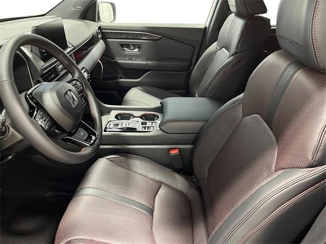 new 2025 Honda Pilot car, priced at $55,760