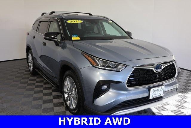 used 2022 Toyota Highlander Hybrid car, priced at $32,000