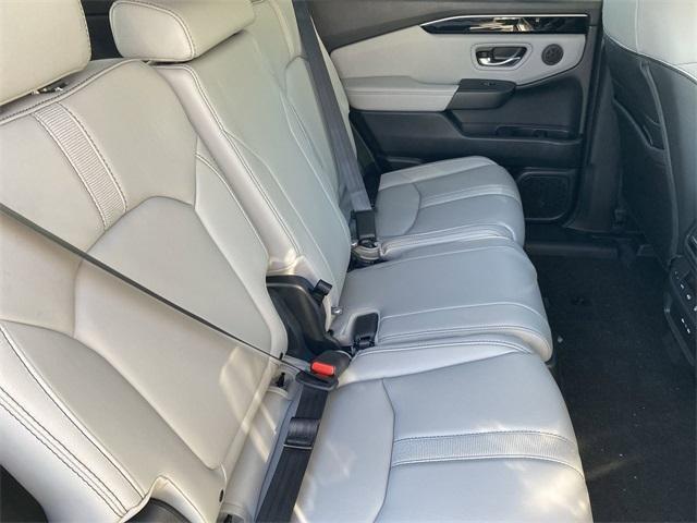 new 2025 Honda Pilot car, priced at $48,950
