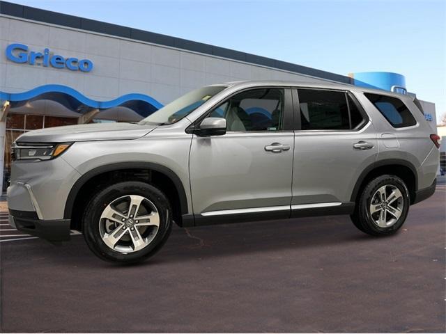 new 2025 Honda Pilot car, priced at $45,595