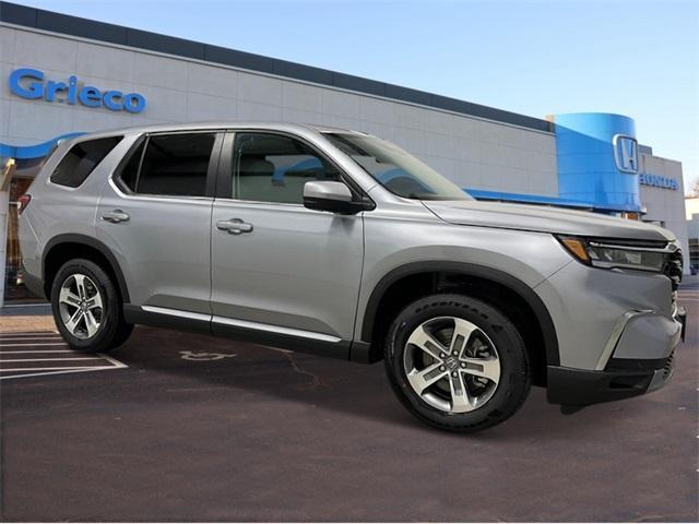new 2025 Honda Pilot car, priced at $45,595