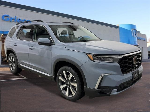 new 2025 Honda Pilot car, priced at $51,505