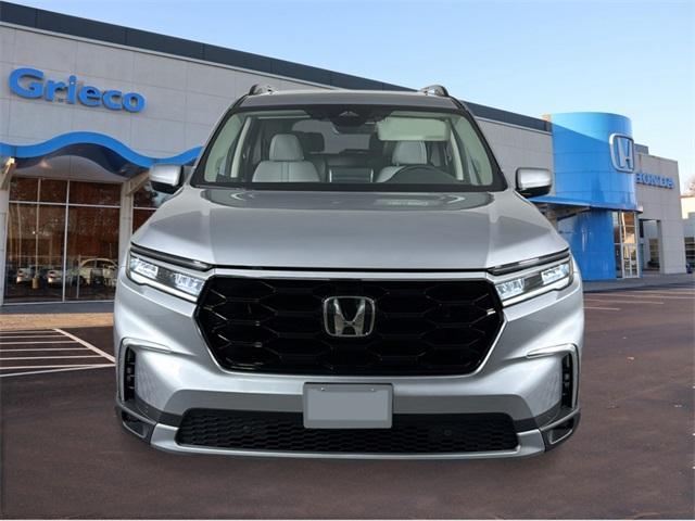 new 2025 Honda Pilot car, priced at $51,495