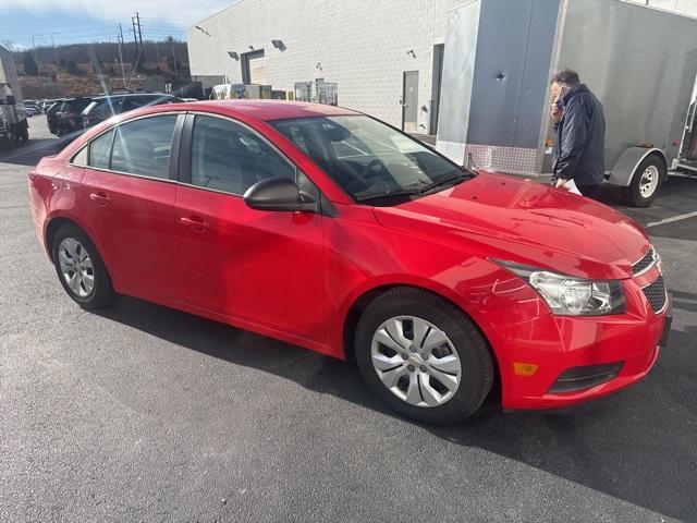 used 2014 Chevrolet Cruze car, priced at $9,500