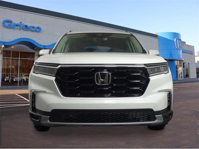 new 2025 Honda Pilot car, priced at $52,235
