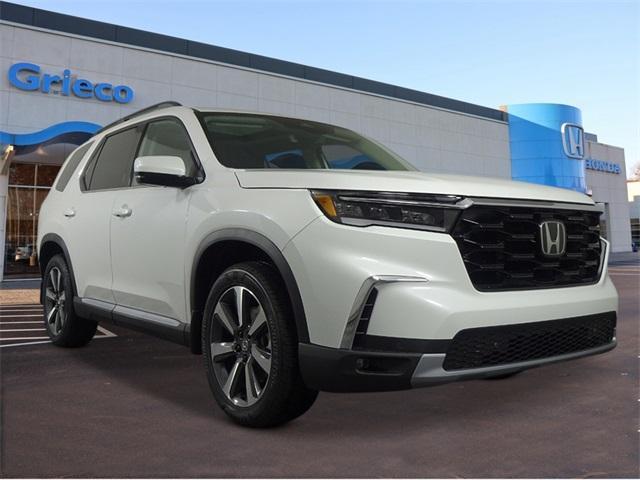 new 2025 Honda Pilot car, priced at $52,235